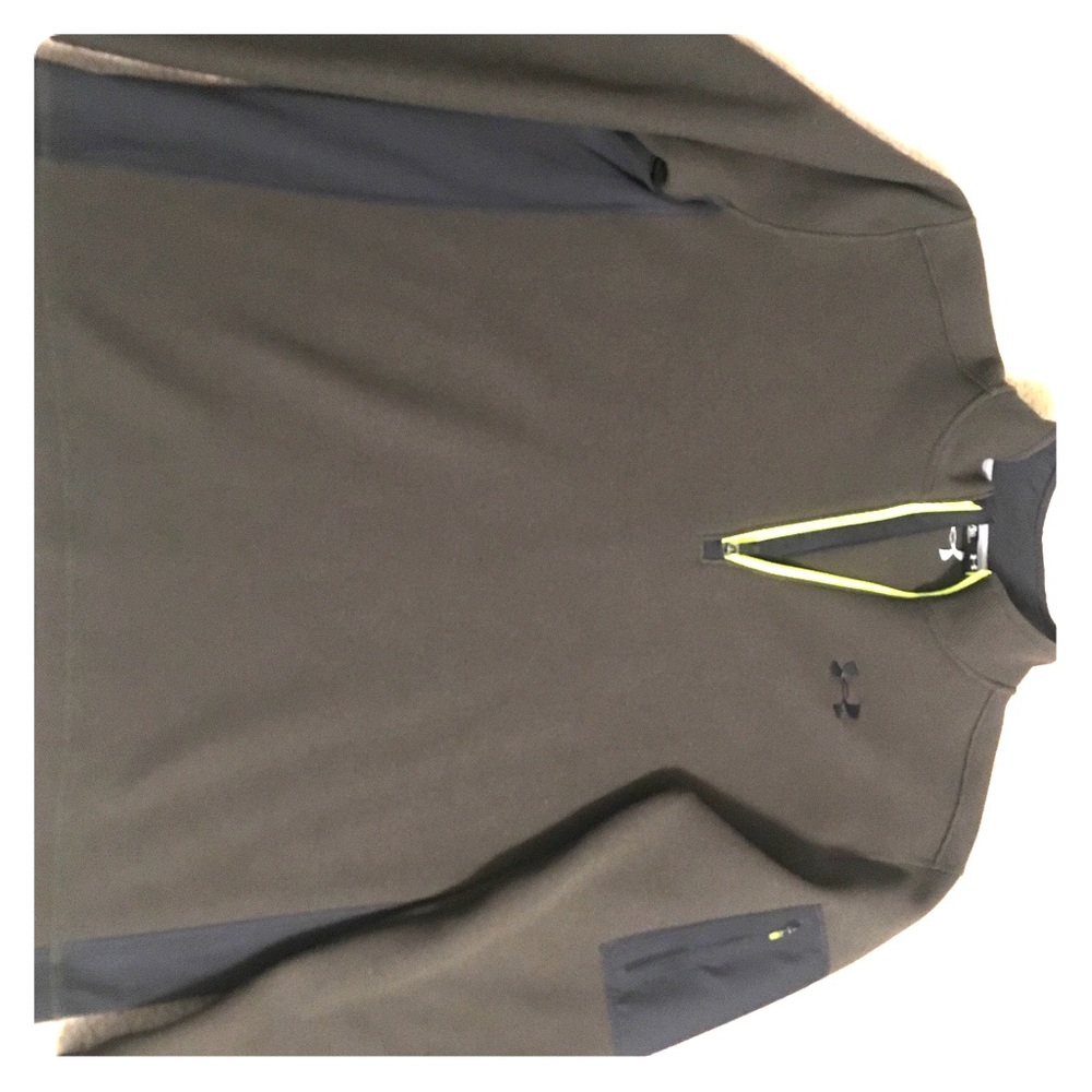 Under Amor Pull over light weight jacket